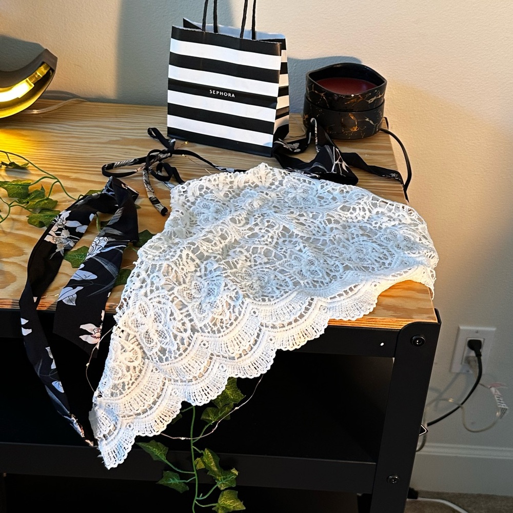 Lace halter tie top